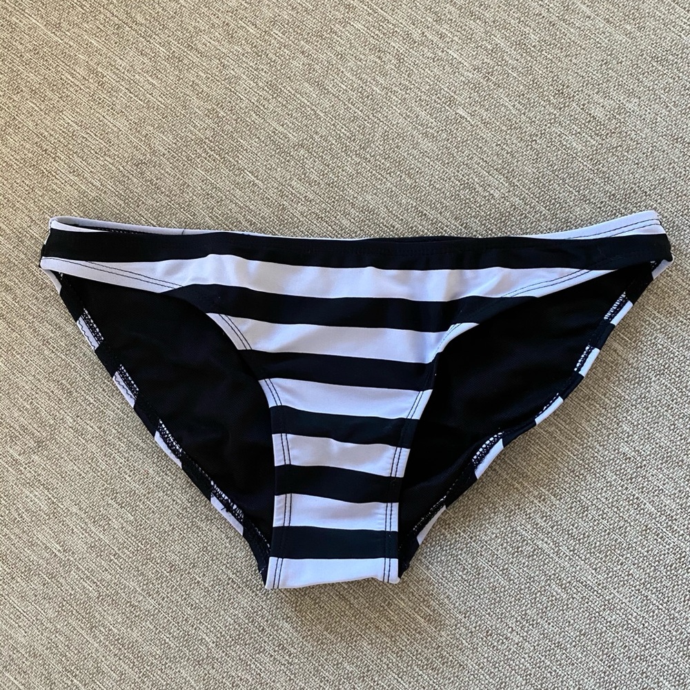 Forever 21 bottoms size medium
